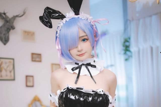 p站极品福利姬在线,性感魅力，网络红人背后的故事